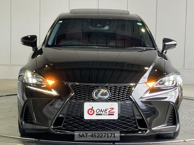 Lexus IS 2017-03 8829939-24
