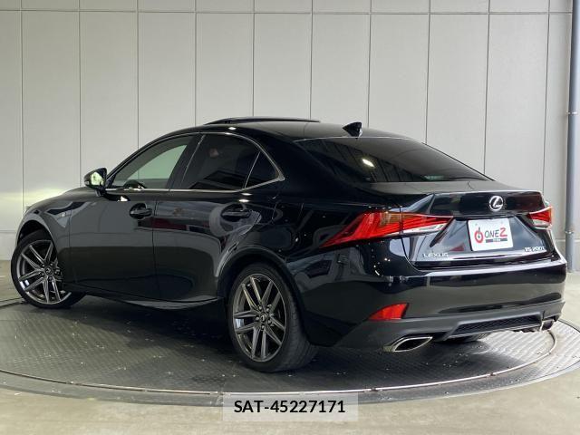 Lexus IS 2017-03 8829939-28