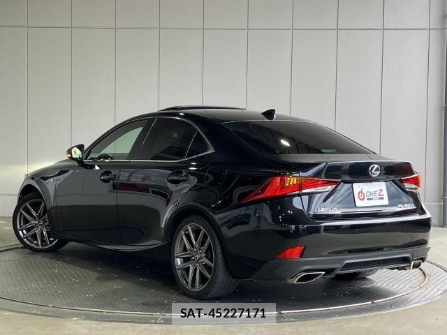 Lexus IS 2017-03 8829939-2