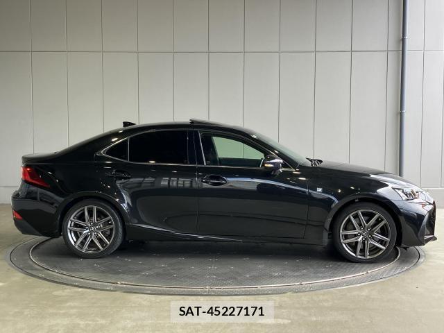 Lexus IS 2017-03 8829939-29