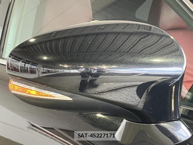 Lexus IS 2017-03 8829939-4