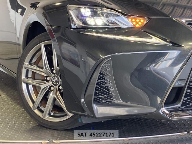 Lexus IS 2017-03 8829939-6