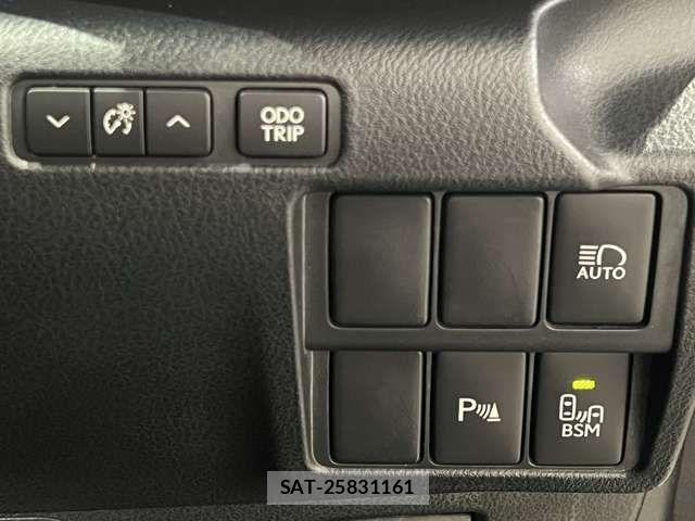 Lexus IS 2016-09 8880486-9