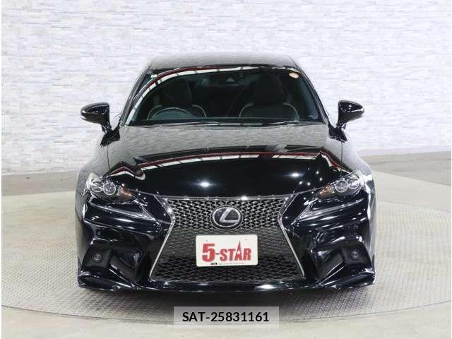 Lexus IS 2016-09 8880486-11