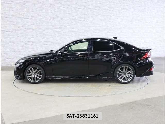 Lexus IS 2016-09 8880486-12