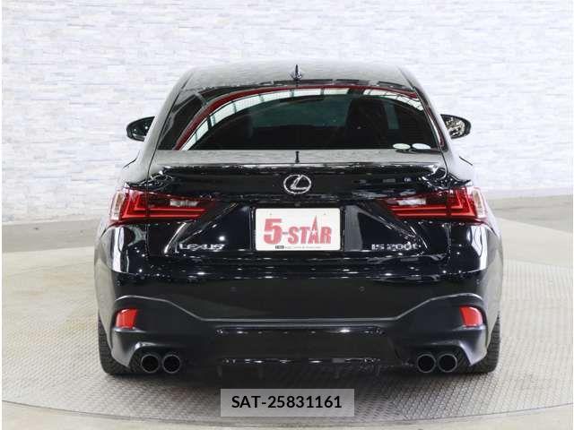 Lexus IS 2016-09 8880486-14