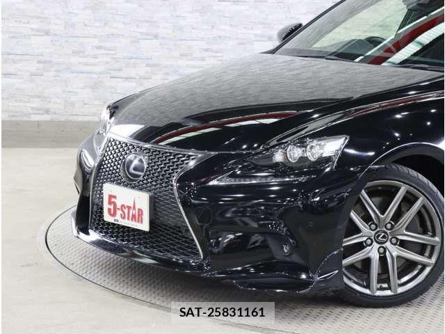Lexus IS 2016-09 8880486-16