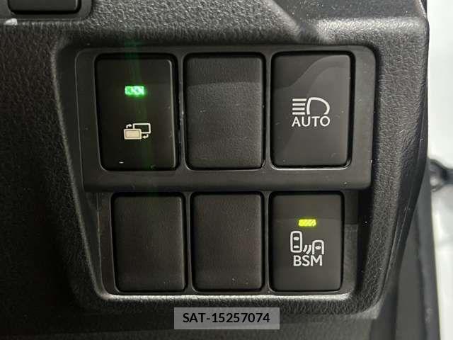 Lexus IS 2017-09 8880488-10