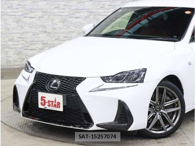 Lexus IS 2017-09 8880488-18