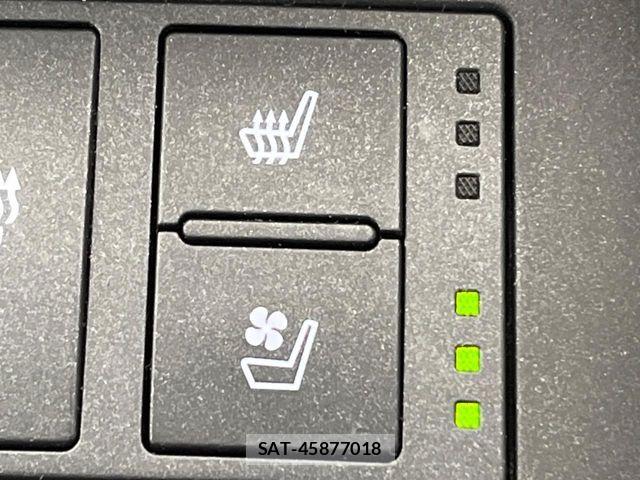 Lexus IS 2017-03 8880487-11