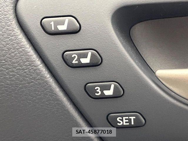 Lexus IS 2017-03 8880487-12