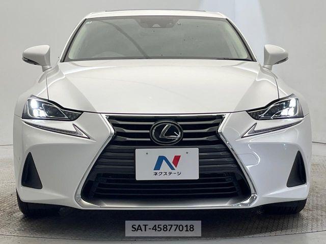 Lexus IS 2017-03 8880487-14