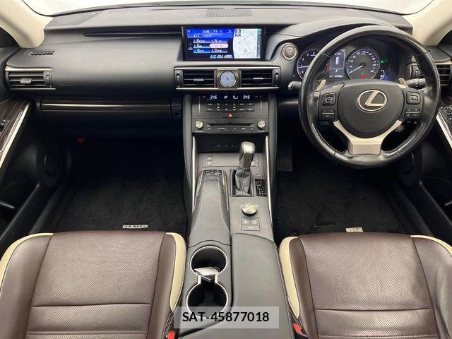 Lexus IS 2017-03 8880487-1