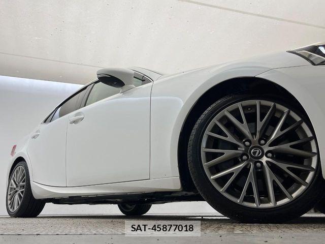 Lexus IS 2017-03 8880487-3