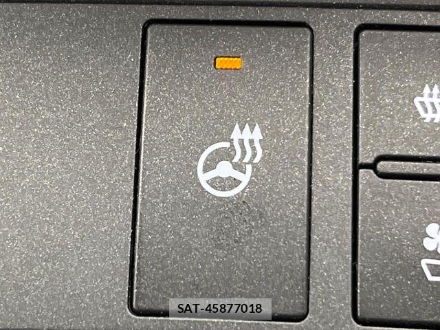 Lexus IS 2017-03 8880487-8