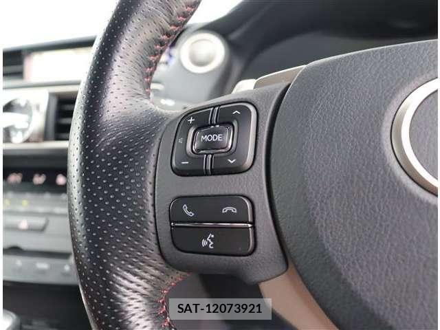 Lexus IS 2017-02 8880484-13