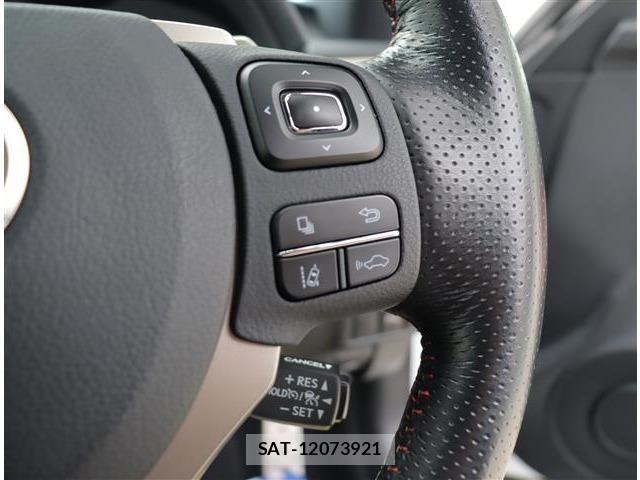 Lexus IS 2017-02 8880484-14