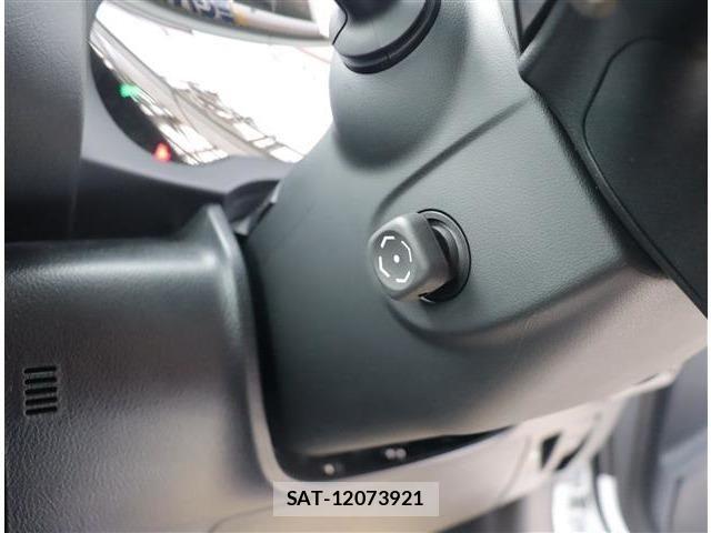 Lexus IS 2017-02 8880484-17