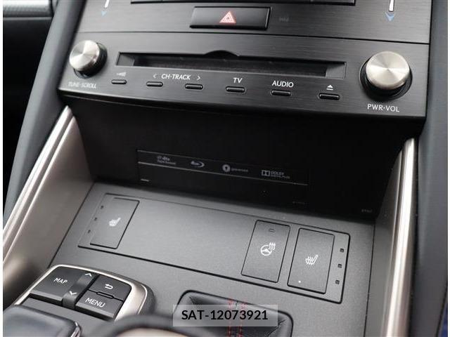 Lexus IS 2017-02 8880484-20