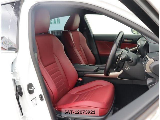 Lexus IS 2017-02 8880484-4