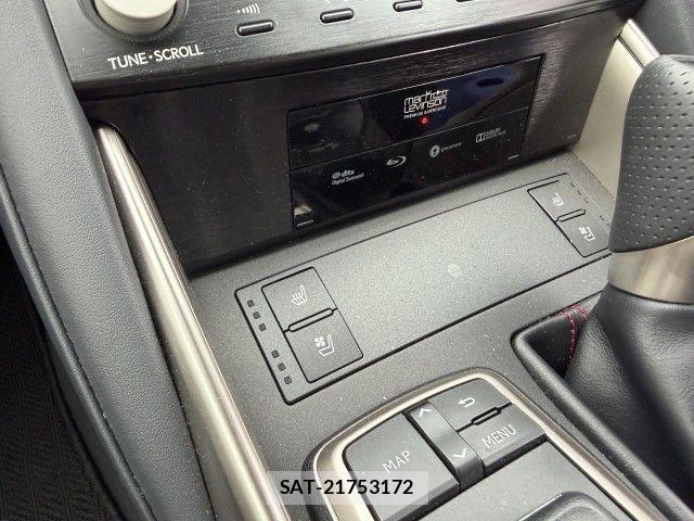 Lexus IS 2017-03 8880485-13