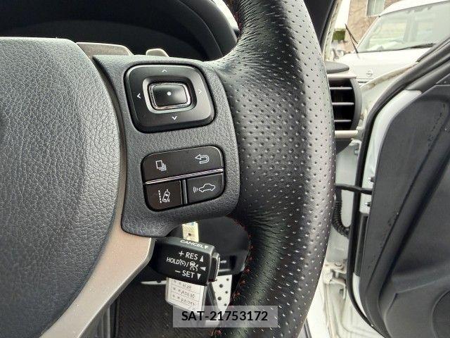Lexus IS 2017-03 8880485-15