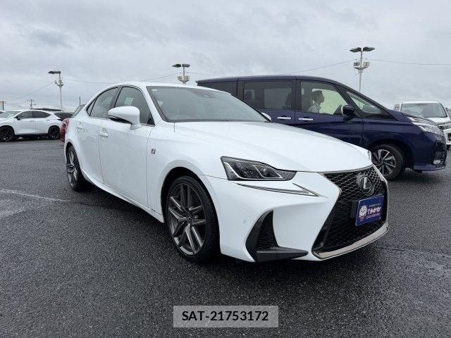 Lexus IS 2017-03 8880485-19