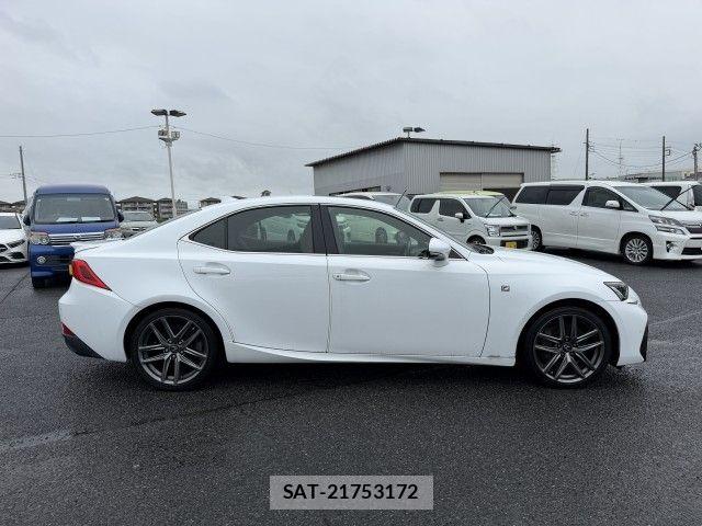 Lexus IS 2017-03 8880485-20