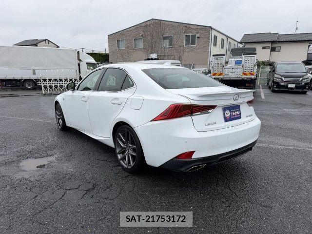 Lexus IS 2017-03 8880485-22