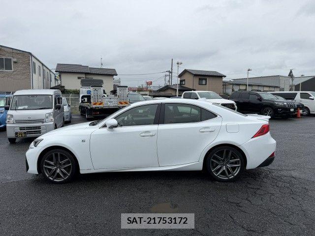 Lexus IS 2017-03 8880485-23