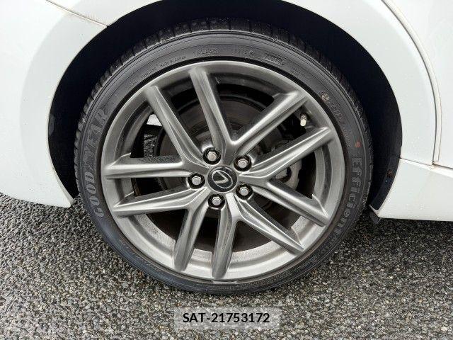 Lexus IS 2017-03 8880485-24