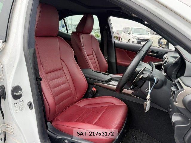 Lexus IS 2017-03 8880485-3