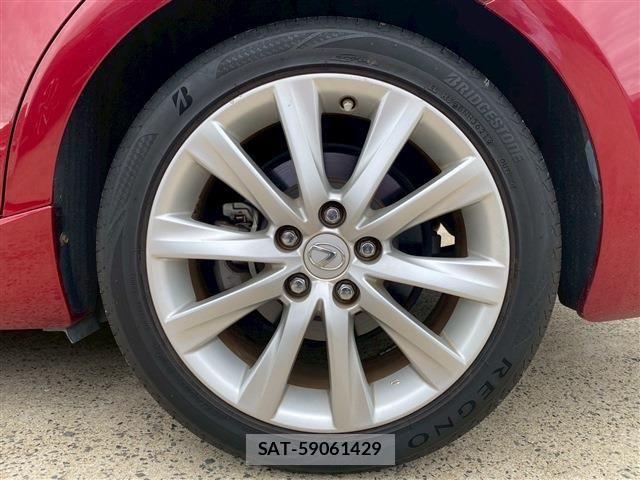 Lexus IS 2015-02 1053092-10