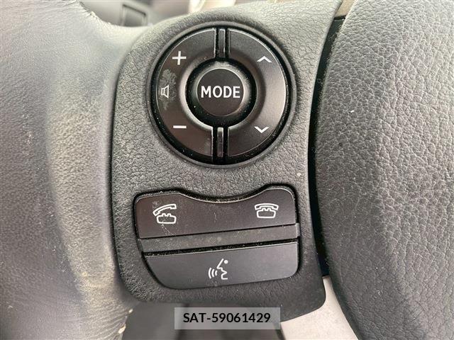 Lexus IS 2015-02 1053092-19
