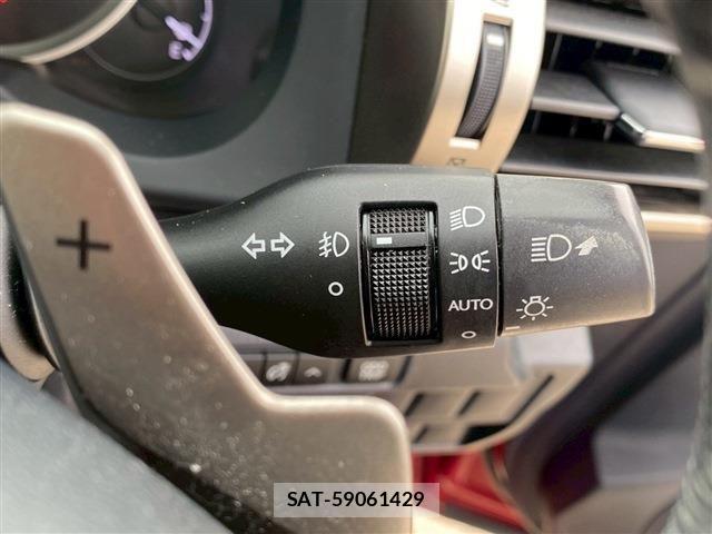 Lexus IS 2015-02 1053092-22