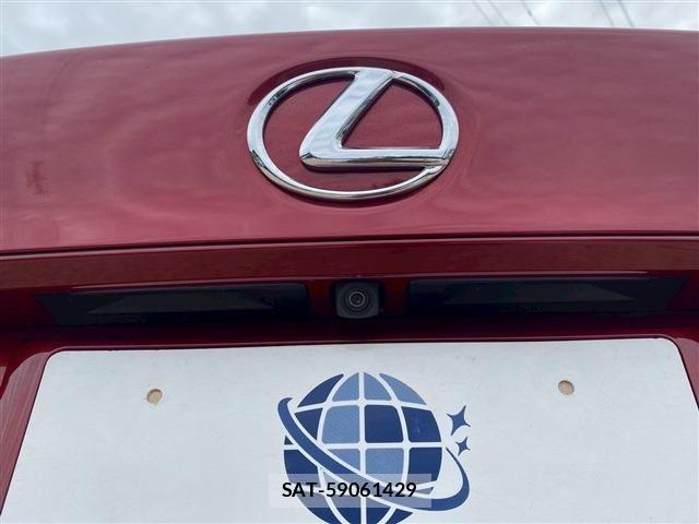 Lexus IS 2015-02 1053092-25