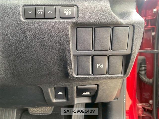 Lexus IS 2015-02 1053092-28