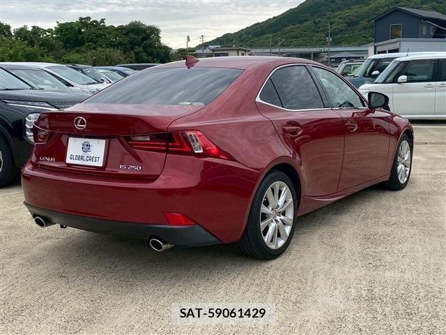 Lexus IS 2015-02 1053092-2