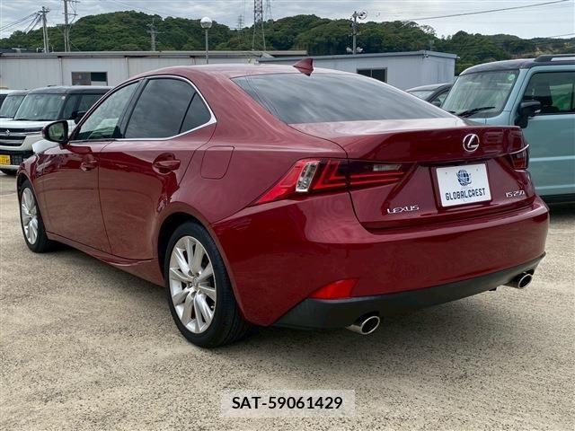 Lexus IS 2015-02 1053092-4
