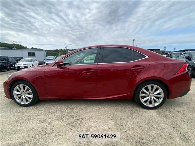 Lexus IS 2015-02 1053092-5