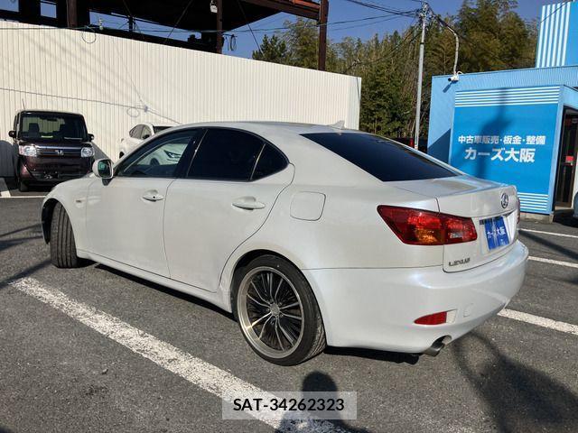 Lexus IS 2006-01 2668741-3