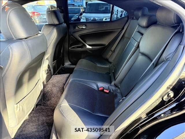 Lexus IS 2012-07 4326180-9