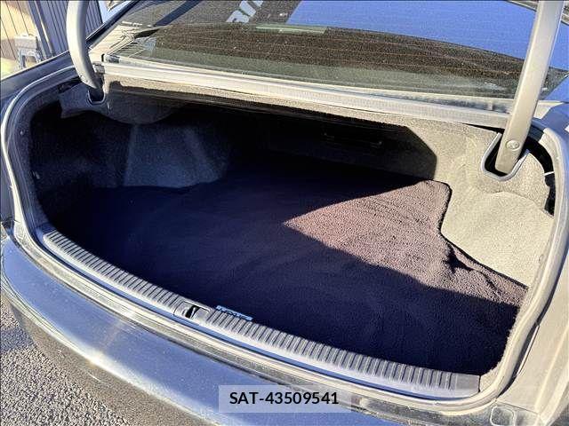Lexus IS 2012-07 4326180-10