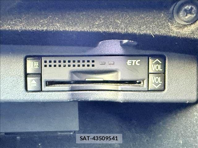 Lexus IS 2012-07 4326180-16