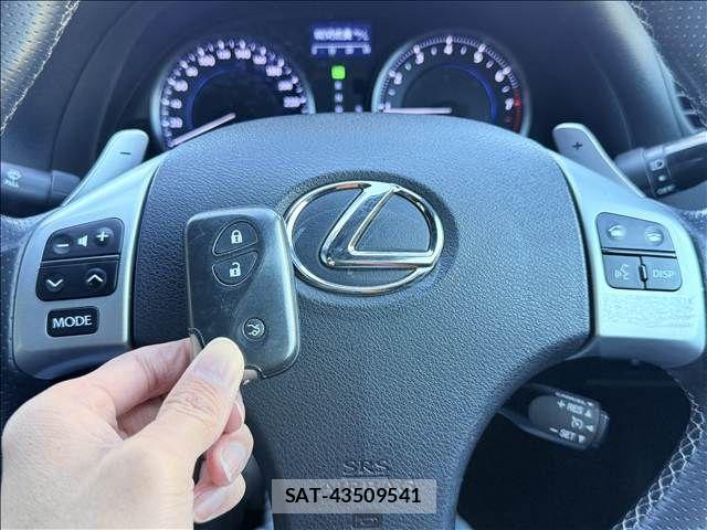 Lexus IS 2012-07 4326180-17