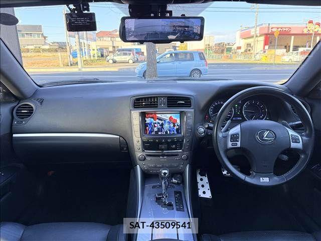 Lexus IS 2012-07 4326180-1