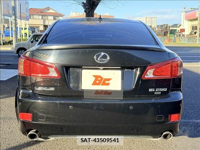 Lexus IS 2012-07 4326180-22
