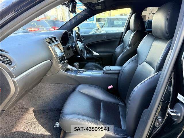 Lexus IS 2012-07 4326180-24