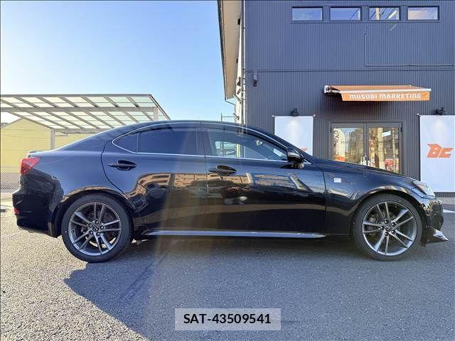 Lexus IS 2012-07 4326180-6