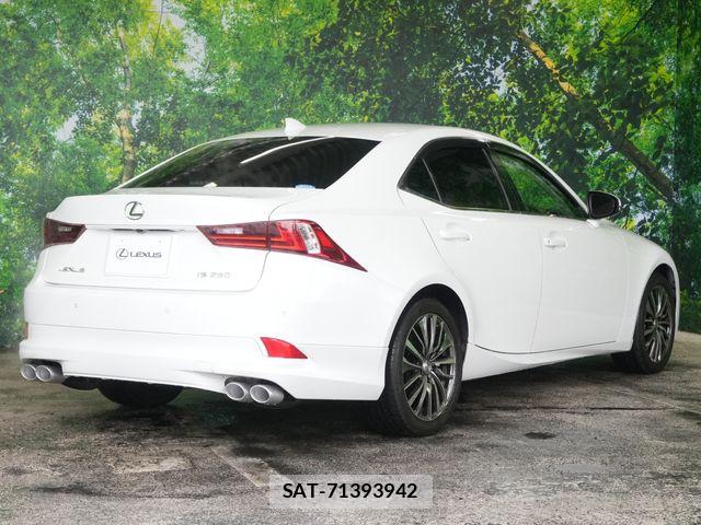 Lexus IS 2014-09 6003177-10